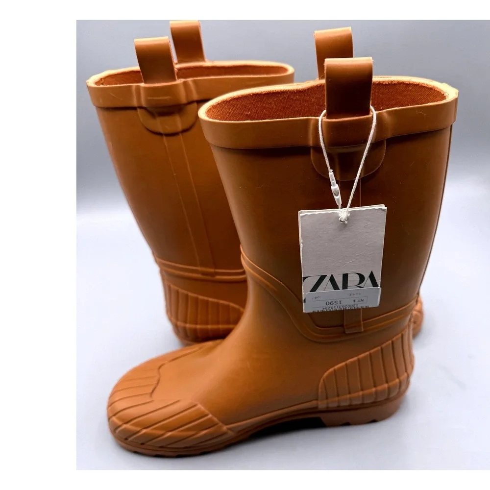 Zara Kids Rubber Rain Boots Camel Tan Waterproof Lug Sole EU 34 2002/631/102